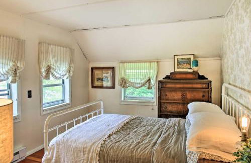 Authentic 1912 Adirondack Lake Camp with Fire Pit - Foto 17