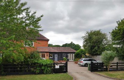 Secluded Countryside Retreat for Four, Gloucester - Photo 3