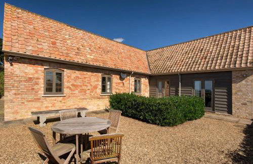 Len Cottage - Photo 1