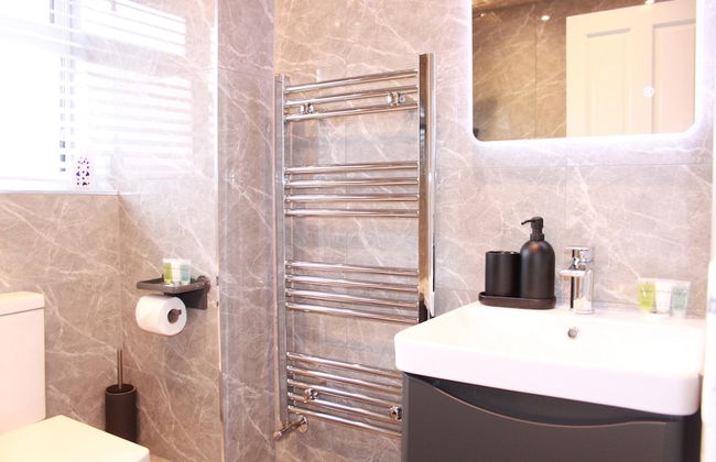 6guests-parking-nearstansted-accessible - Foto 19