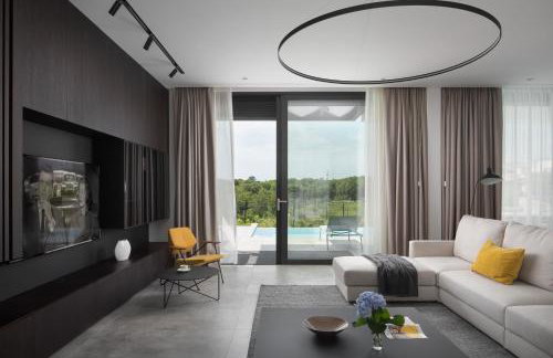 Design Villa Noble with Spa - Photo 11