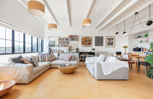 Large Penthouse in unique former Warehouse furnished with premium fittings for a luxurious stay - Foto 10