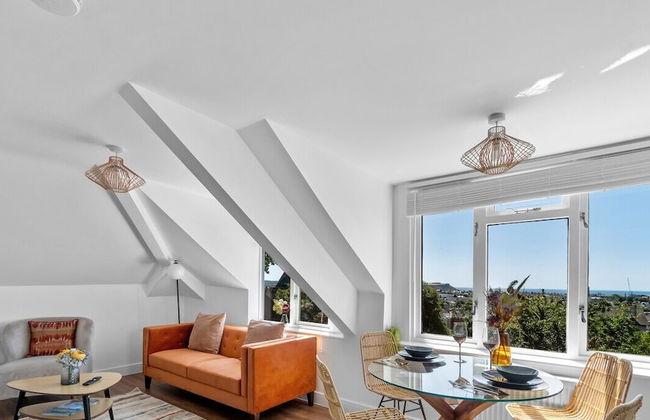 The Penthouse By Pureserviced - Photo 1