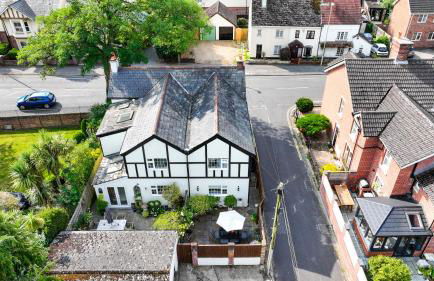 Corner Cottage - character, charm, great location. - Foto 3