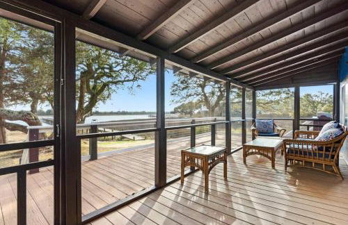 Dolphin Cove - Whole WATERFRONT House with Dock - Foto 57