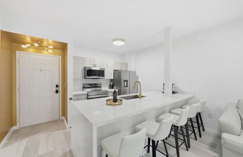 Stylish City Place WPB Escape King Bed and Den - Foto 8