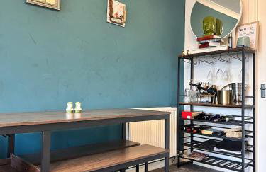 Warm & Stylish Stay Near Everything you need - Photo 12