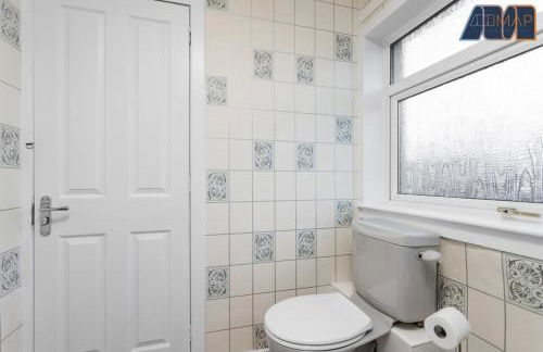 Modern 3 Bed Home in Bathgate with Garden - Photo 26