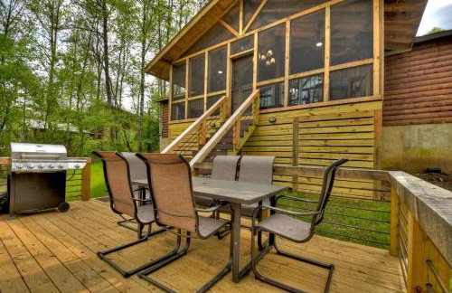 Bear Naked Hideaway - Relax in the hot tub with sounds from the nearby creek - Foto 33