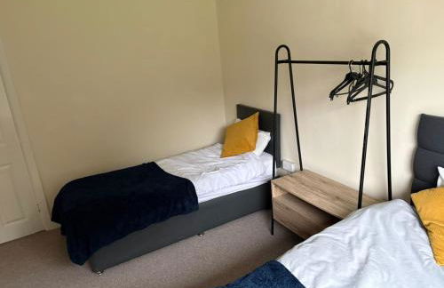 Tranquil Wolves Retreat with 4 Bedrooms - Foto 28