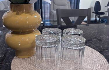 Luxury 3 BedRoom Apartment with Private Entrance plus Free Parking - Foto 49