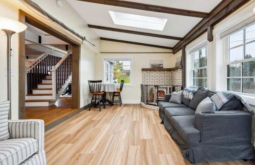 Beach Plum Cottage Steps to Beach Loft AC - Foto 17