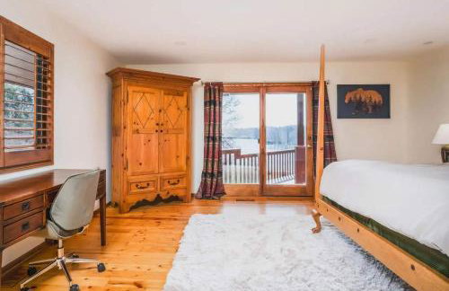 Monthly or Seasonal Large Petite Lake 44 Lakehouse Retreat with Private Pier and Hot Tub secluded Deep in the Woods - Foto 7