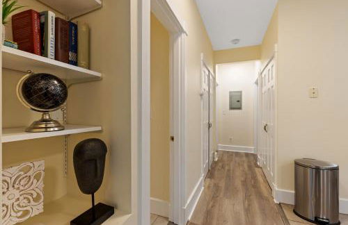 Skyrise Two Stories - Centrally Located - Foto 15