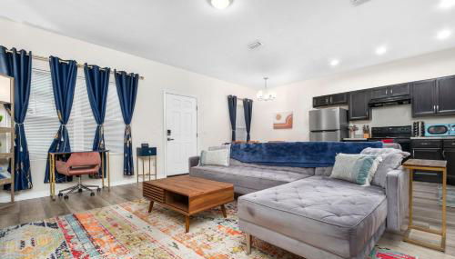 Beautiful Home, Walk to UF, Newly built - Foto 2