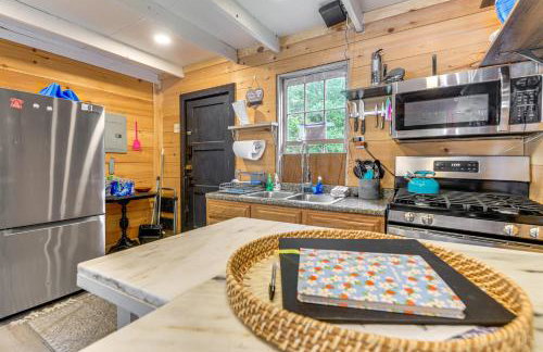 Glamping Getaway at Lake Carmi Cabin! - Foto 6