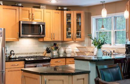 Bear Trail Chalet by Avantstay Retreat w/ Outdoor Living Deck & Fire Pit - Foto 9