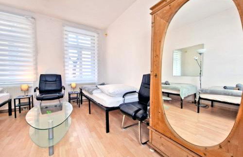 HappySide o Monteure o Zentrumsnah o WLAN o 6 Einzelbetten - Foto 3