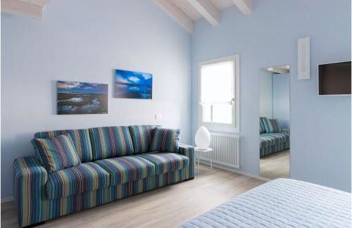 Tiffany Home - Photo 9