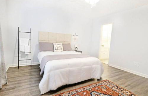 Dwell Proper 2 Bedroom Condo - Foto 2