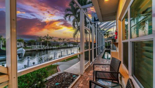 Villa Hibiscus-Waterfront-Free Heated Pool-Dock-Bikes-Other Amenities - Photo 3