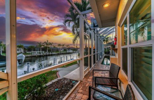 Villa Hibiscus-Waterfront-Free Heated Pool-Dock-Bikes-Other Amenities - Photo 3