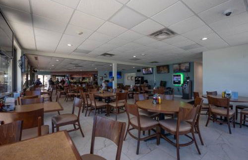 Condo with Pool, Gym, Golf, Jacuzzi and Game Areas - Foto 12