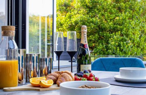 Luxury 4-Bedroom High-End Home, Includes Jacuzzi and Pool Table - Foto 34