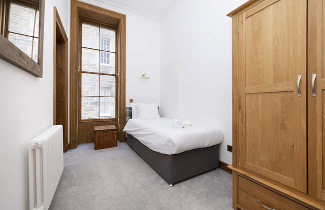 JOIVY 5 Bedroom Apt Near Meadows & George Square - Foto 59