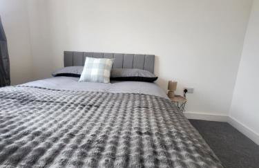 Bright & Spacious 3-Bed Rotherham Home Ideal for Families or Contractors - Foto 3