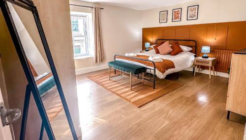 Bourne Cottage, Stylish 3 Bed, Sleeps 7, Pet Friendly, Central Castleton - Foto 2, wardrobe