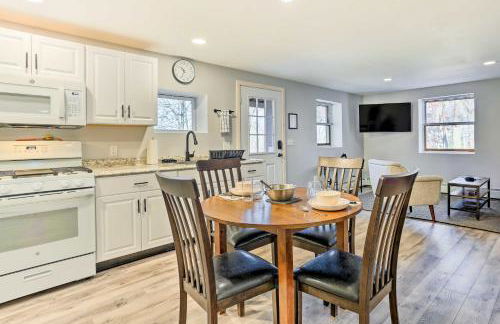 Charming Beacon Apt with Fire Pit Near Hiking! - Photo 2