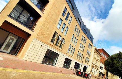 Stylish 2-Bed Apartment in the Heart of Cardiff Bay - Foto 6
