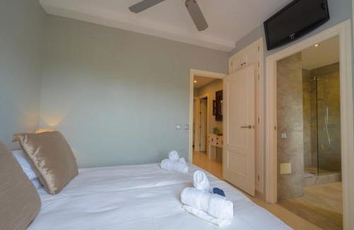 Beautiful Frontline beach Townhouse - Photo 31