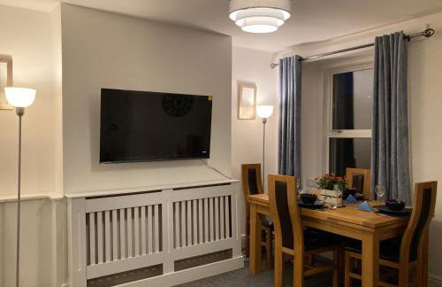 Beautiful apartment one double bedroom with additional single bed and one single bedroom with a sofa bed in lounge - Foto 8