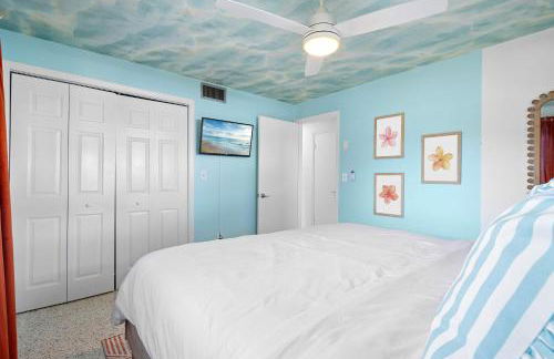 Private Pool 6 MI to Clearwater Beach Fire Pit Game Room - Photo 26