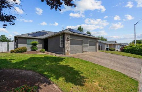 Solar Half-Plex with Chic Style in Country Glen - Foto 29