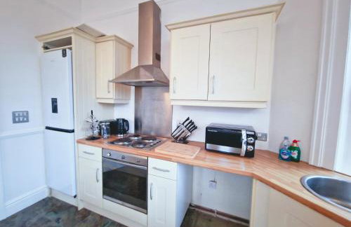 Modern Victorian Charm in a Great Location - Foto 8