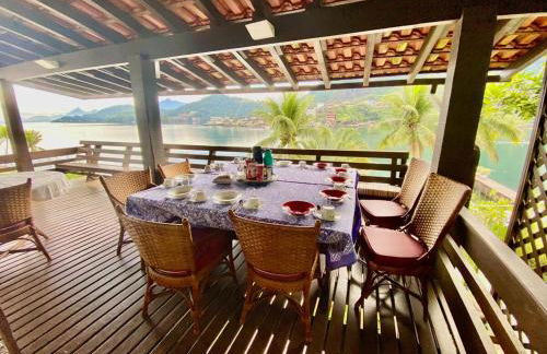 Vista dos sonhos na beira do mar de Angra com pier - Foto 60