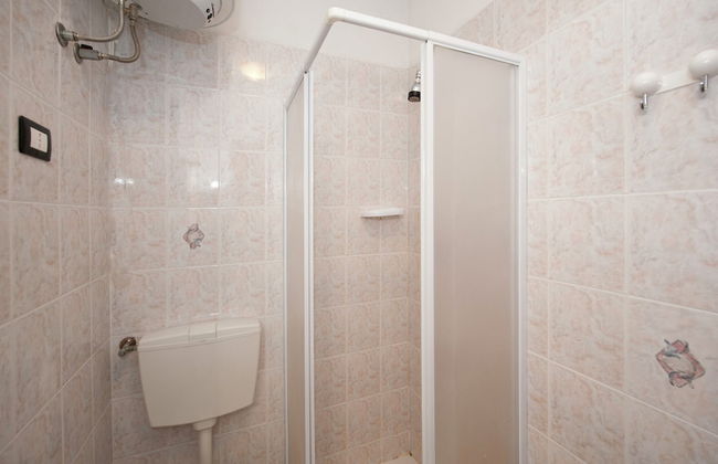 Inviting Holiday Home With Terrace, Garden Furniture, BBQ - Foto 55