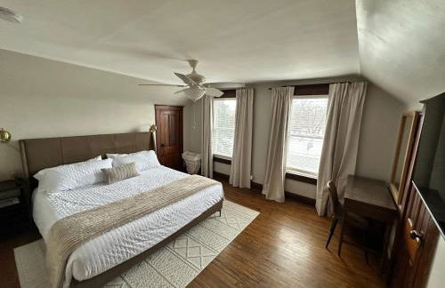 Mellow Yellow Hideaway - Photo 1