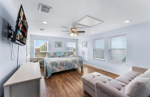 Waterfront Pool Hot Tub Private Pier Guest Bungalow - Foto 13