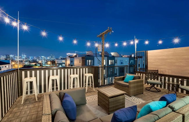 Luxury Townhome With Rooftop Deck Skyline Views - Foto 11