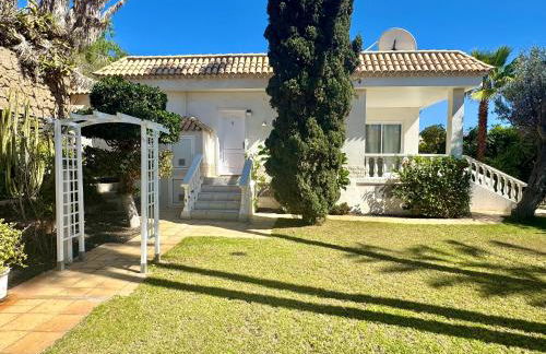 Casa Lilo, en jardin grande, con una gran piscina y barbacoa - Foto 10