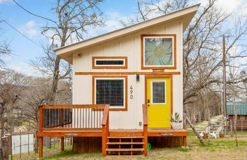 Daylight Den - Photo 1