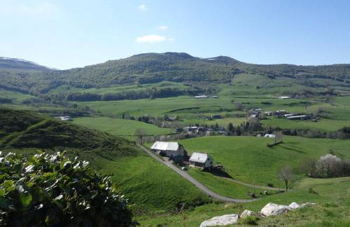 Farmhouse with mountain view - Photo 8