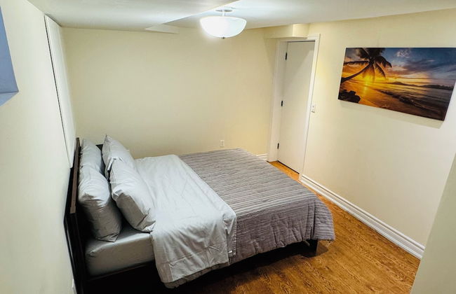 Chic Unit Near Airport and Attractions - Photo 3