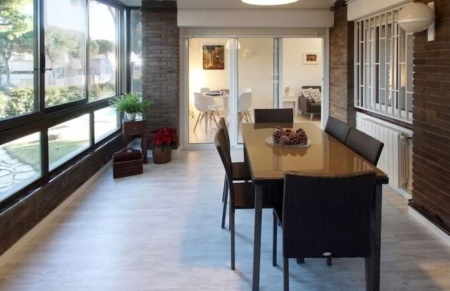 Amity Be my Guest Castelldefels - Photo 14