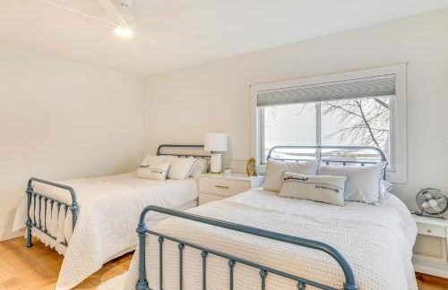 Lake Wisconsin Retreat with Dock Great for Groups! - Foto 24