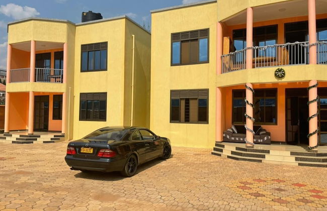 The Mugabi's Spacious Private Room - Foto 15